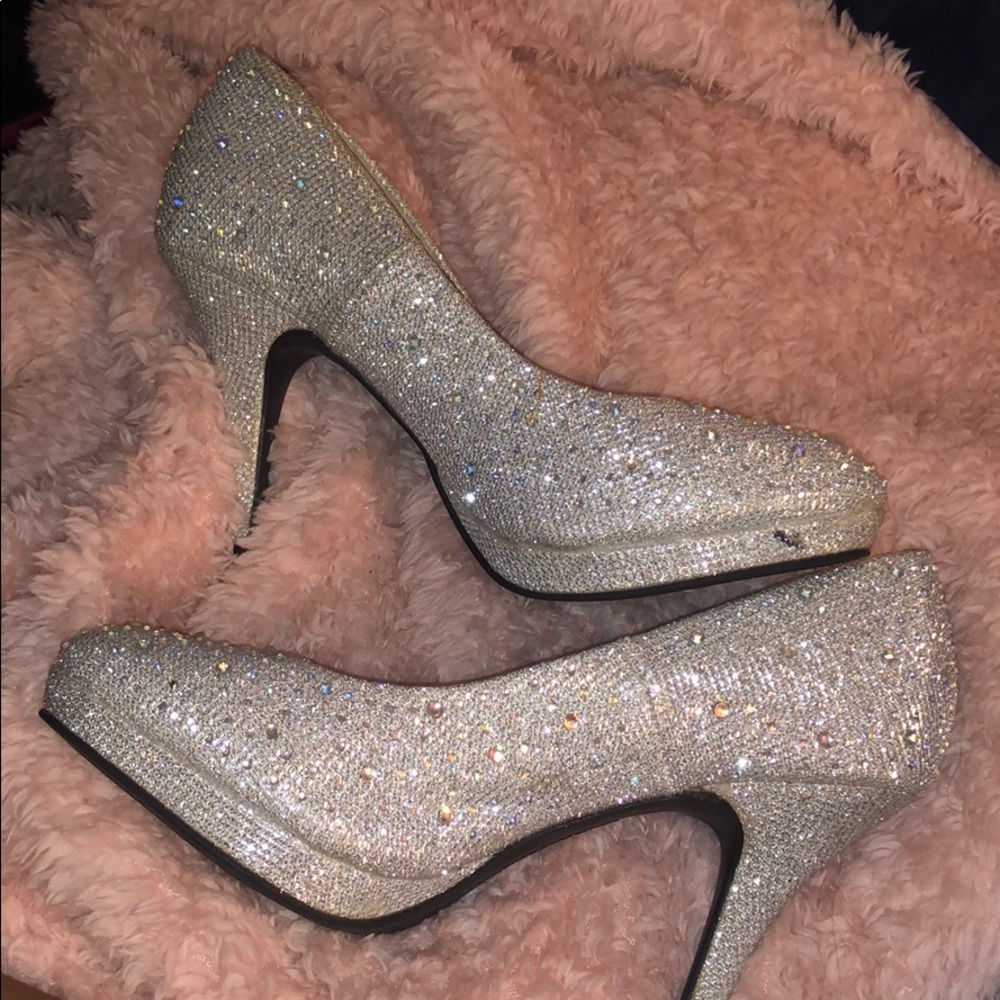 Heels - Picture 3 of 5